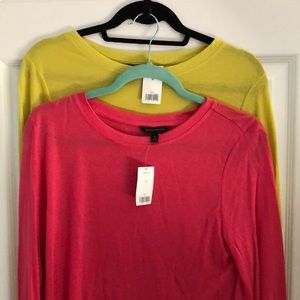 Banana republic 2 lightweight long sleeve tees M